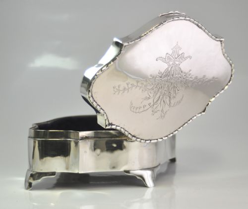 SILVER JEWELLERY CASKET LONDON 1905 WILLIAM COMYNS - ADDITIONAL PHOTO 2