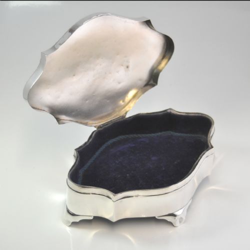 SILVER JEWELLERY CASKET LONDON 1905 WILLIAM COMYNS - ADDITIONAL PHOTO 4