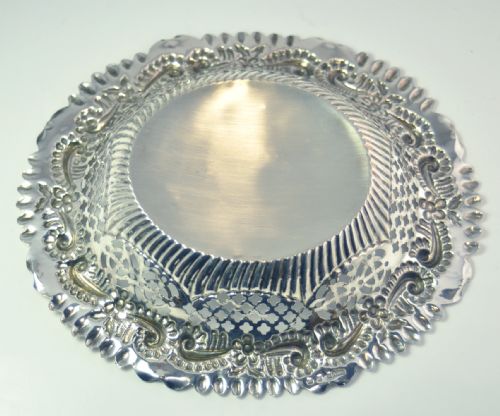 VICTORIAN SILVER EMBOSSED DISH BIRMINGHAM 1896 FARADAY DAVEY - ADDITIONAL PHOTO 5