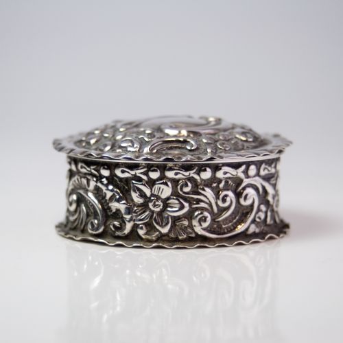 BEAUTIFULLY ORNATE VICTORIAN SILVER PILL TRINKET BOX BIRMINGHAM 1898 NJL9908 - ADDITIONAL PHOTO 1