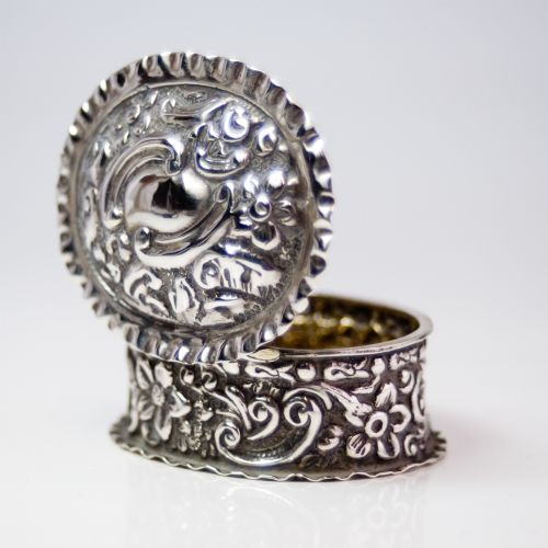 BEAUTIFULLY ORNATE VICTORIAN SILVER PILL TRINKET BOX BIRMINGHAM 1898 NJL9908 - ADDITIONAL PHOTO 6
