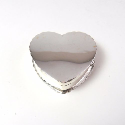 silver 'heart' pill box birmingham 1911 crisford norris - CATEGORY: ANTIQUE SILVER - DATED 1920