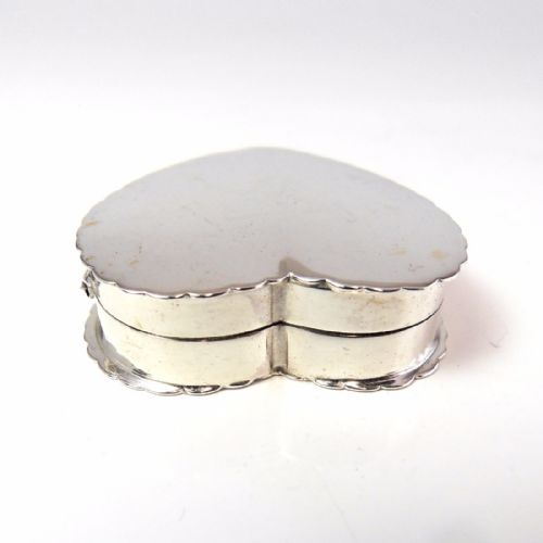 SILVER 'HEART' PILL BOX BIRMINGHAM 1911 CRISFORD NORRIS - ADDITIONAL PHOTO 5
