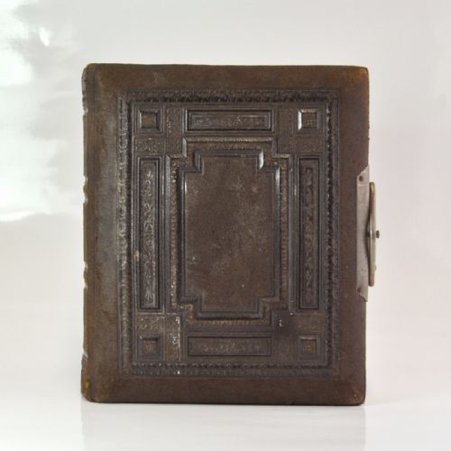 SUPERB VICTORIAN PHOTOCARTE DE VISITE ALBUM - ADDITIONAL PHOTO 1