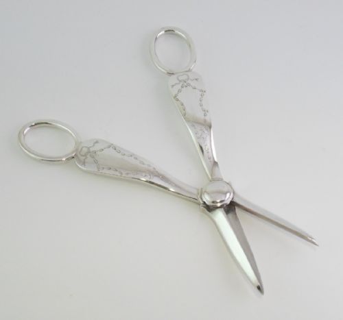 PRETTY SILVER PLATED GRAPE SCISSORS C 1920 - ADDITIONAL PHOTO 1