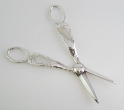 PRETTY SILVER PLATED GRAPE SCISSORS C 1920 - ADDITIONAL PHOTO 4