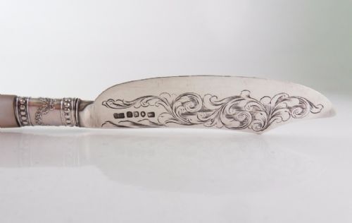 SILVER MOTHER OF PEARL BUTTER KNIFE BIRMINGHAM 1898 - ADDITIONAL PHOTO 3