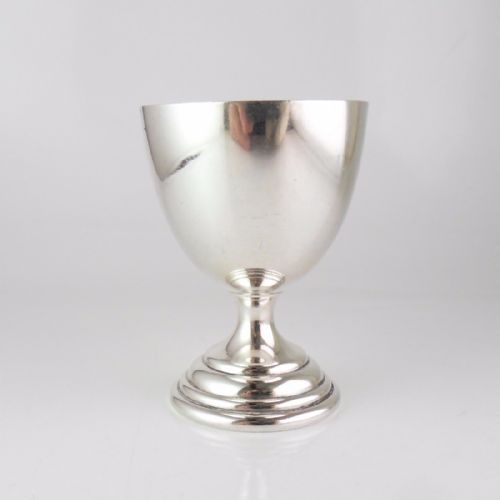STYLISH SILVER EGG CUP HALLMARKED BIRMINGHAM 1937 AL DAVENPORT - ADDITIONAL PHOTO 1