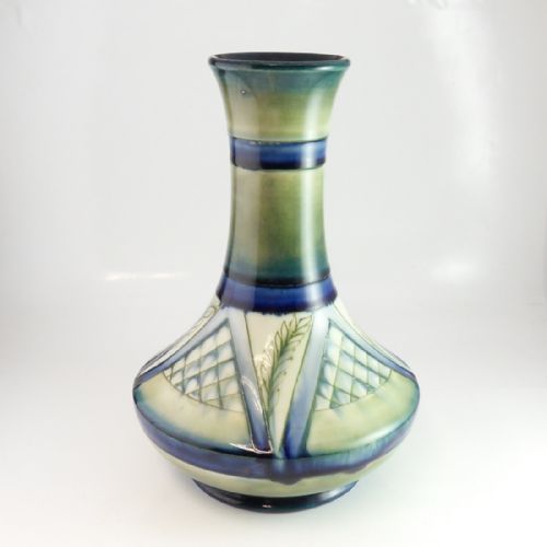 RARE SIGNED WILLIAM MOOORCROFT CORN PATTERN VASE - ADDITIONAL PHOTO 5