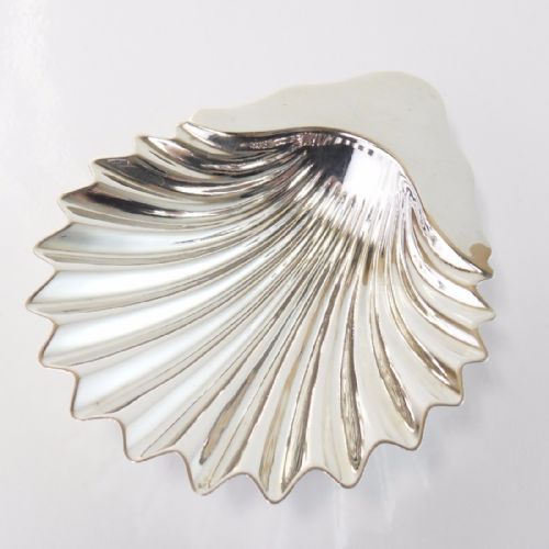 silver shell dish london 1901 by goldsmiths - CATEGORY: ANTIQUE SILVER - DATED 1910