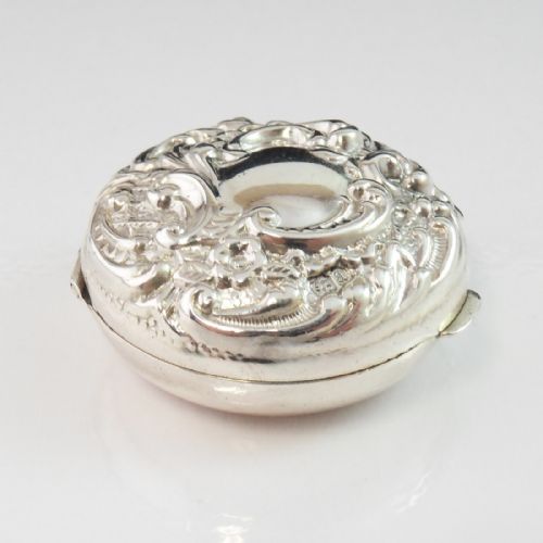 FINE VICTORIAN SILVER PILL BOX BIRMINGHAM 1900 - ADDITIONAL PHOTO 1