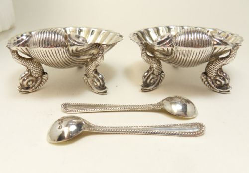 PAIR SHELL DESIGN DOLPHIN FEET SILVER SALTS LONDON 1877 - ADDITIONAL PHOTO 1