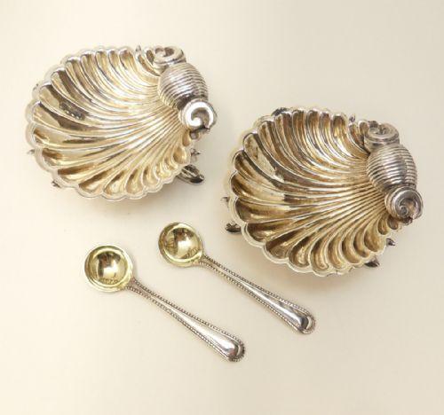 PAIR SHELL DESIGN DOLPHIN FEET SILVER SALTS LONDON 1877 - ADDITIONAL PHOTO 2