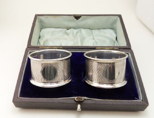 pair cased silver napkin rings birmingham 1921 - CATEGORY: ANTIQUE SILVER - DATED 1930