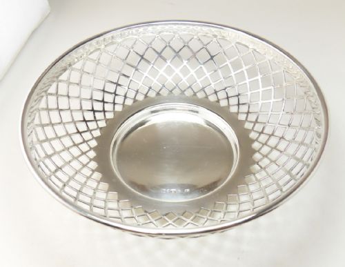 SOLID SILVER OPENWORK BOWL CHESTER 1913 - ADDITIONAL PHOTO 1