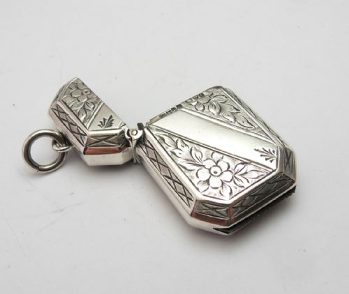 UNUSUALLY SHAPED SILVER VESTA CASE CHESTER 1903 - ADDITIONAL PHOTO 4
