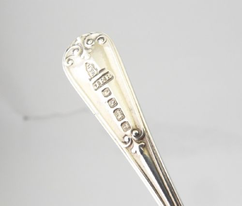 4 SILVER GILDED SALT SPOONS SHEFFIELD 1880 WALKER HALL - ADDITIONAL PHOTO 7