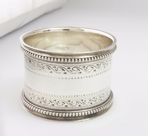 silver napkin ring hallmarked london 1978 - CATEGORY: ANTIQUE SILVER - DATED VICTORIAN