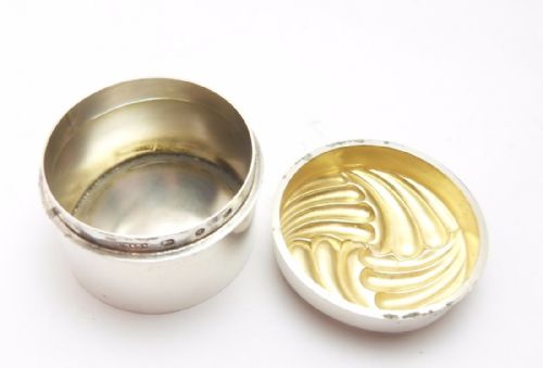 VICTORIAN SILVER PILL BOX BIRMINGHAM 1890 - ADDITIONAL PHOTO 5
