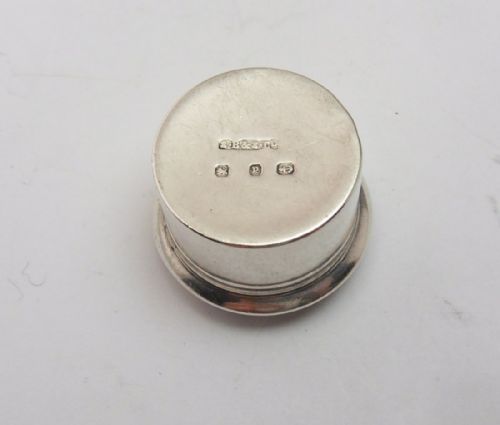 EXQUISITE PETITE SILVER PILL BOX BIRMINGHAM 1898 - ADDITIONAL PHOTO 2