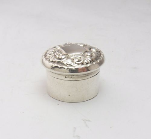EXQUISITE PETITE SILVER PILL BOX BIRMINGHAM 1898 - ADDITIONAL PHOTO 3
