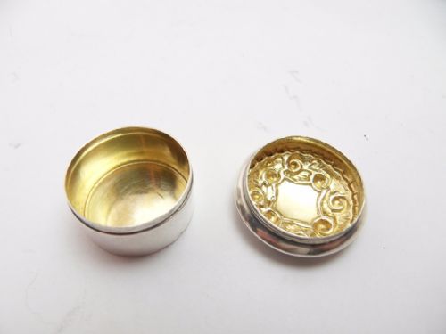 EXQUISITE PETITE SILVER PILL BOX BIRMINGHAM 1898 - ADDITIONAL PHOTO 5