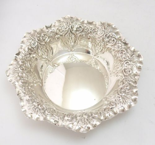 silver repousse dish sheffield 1902 fenton brothers - CATEGORY: ANTIQUE SILVER - DATED EDWARDIAN