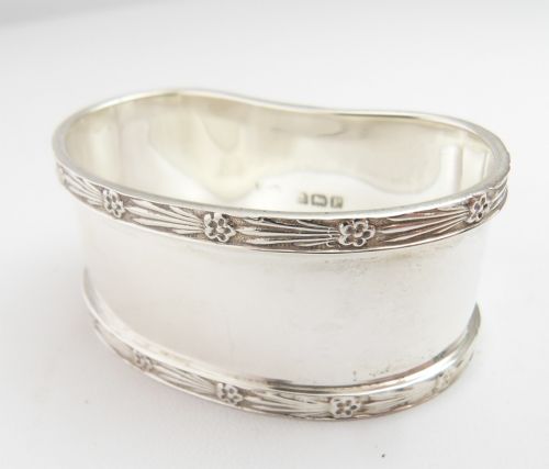 KIDNEY SHAPED HEAVY SOLID SILVER NAPKIN RING BIRMINGHAM 1914 - ADDITIONAL PHOTO 1