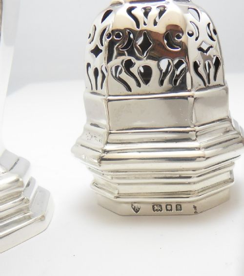 SOLID SILVER OCTAGONAL SUGAR CASTER SIFTER LONDON 1925 - ADDITIONAL PHOTO 4