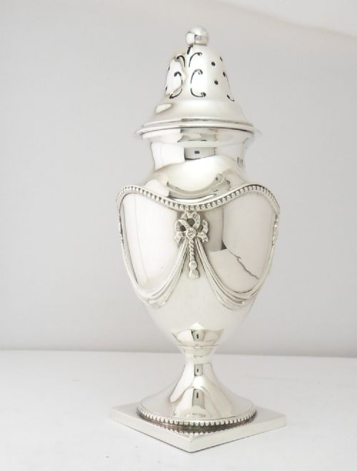 FINE SILVER SUGAR CASTERSHAKER LONDON 1911 - ADDITIONAL PHOTO 1