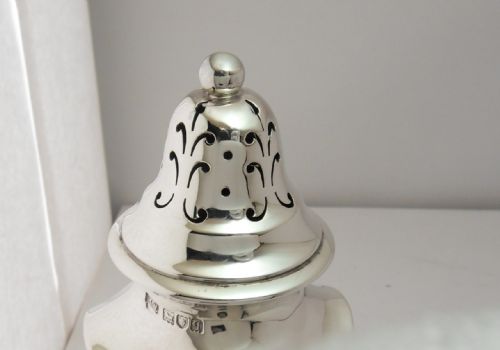 FINE SILVER SUGAR CASTERSHAKER LONDON 1911 - ADDITIONAL PHOTO 3
