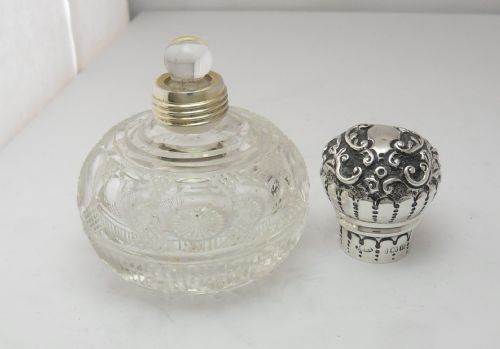FINE SILVER CUT GLASS SCENT BOTTLE BIRMINGHAM 1911 - ADDITIONAL PHOTO 3
