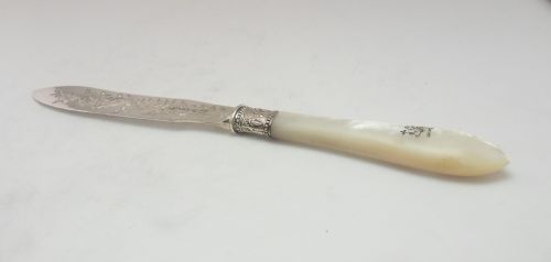 SILVER MOTHER OF PEARL BUTTER KNIFE SHEFFIELD 1881 - ADDITIONAL PHOTO 1