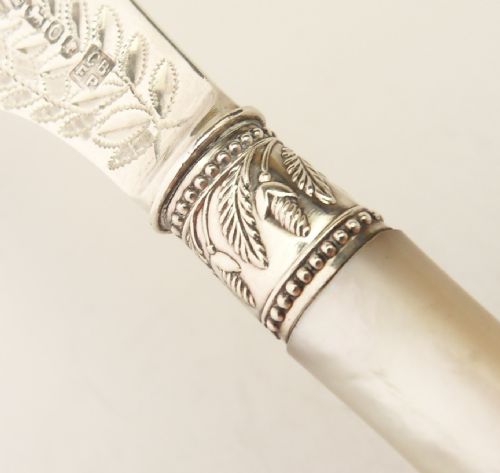 SILVER MOTHER OF PEARL BUTTER KNIFE SHEFFIELD 1881 - ADDITIONAL PHOTO 3