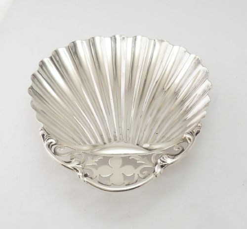 SCALLOPED SHELL SHAPE SILVER DISH BIRMINGHAM 1909 - ADDITIONAL PHOTO 2