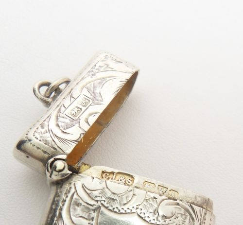 EDWARDIAN SILVER VESTA CASE CHESTER 1901 - ADDITIONAL PHOTO 1