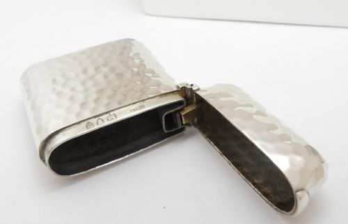 VICTORIAN SILVER HAMMERED VESTA CASE LONDON 1892 - ADDITIONAL PHOTO 3