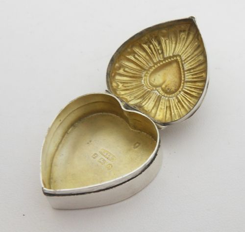 EDWARDIAN SILVER HEART SHAPED BOX BIRMINGHAM 1901 - ADDITIONAL PHOTO 8