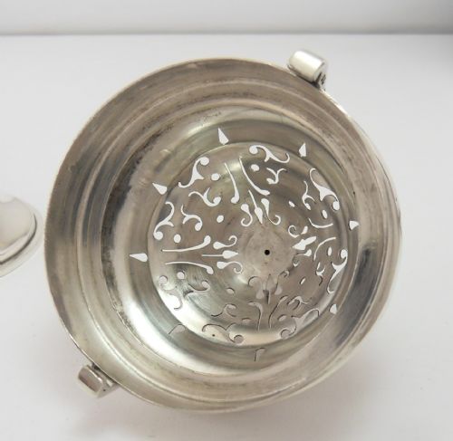 SILVER BLUE GLASS SUGAR SIFTER LONDON 1906 FOR MAPPIN WEBB - ADDITIONAL PHOTO 5