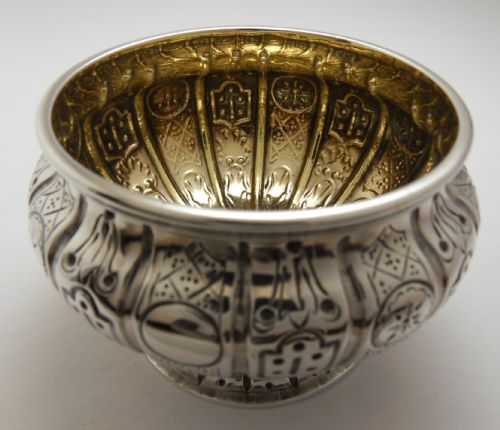 VICTORIAN HUNT AND ROSKELL SILVER BOWL LONDON 1854 - ADDITIONAL PHOTO 1