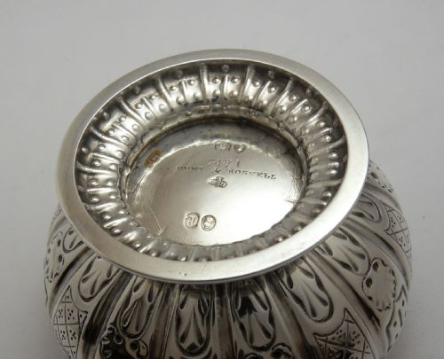 VICTORIAN HUNT AND ROSKELL SILVER BOWL LONDON 1854 - ADDITIONAL PHOTO 3