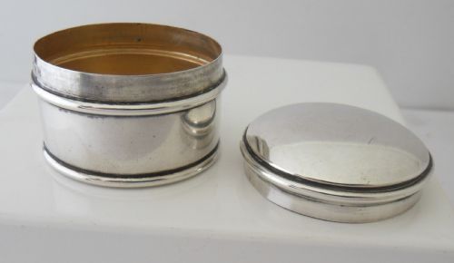 STYLISH SILVER PILL POT BIRMINGHAM 1915 - ADDITIONAL PHOTO 1