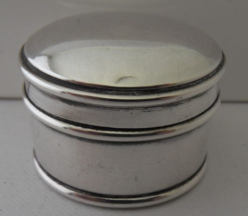 STYLISH SILVER PILL POT BIRMINGHAM 1915 - ADDITIONAL PHOTO 2