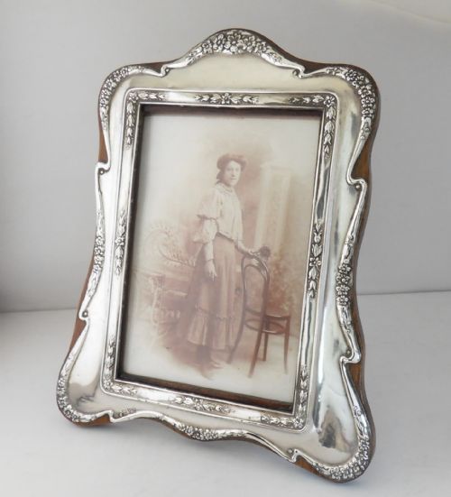 silver photograph frame chester 1913 - CATEGORY: ANTIQUE SILVER - DATED 1920