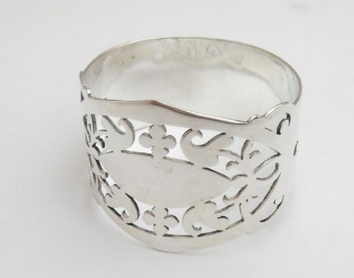 pretty silver napkin ring sheffield 1944 - CATEGORY: ANTIQUE SILVER - DATED 1940