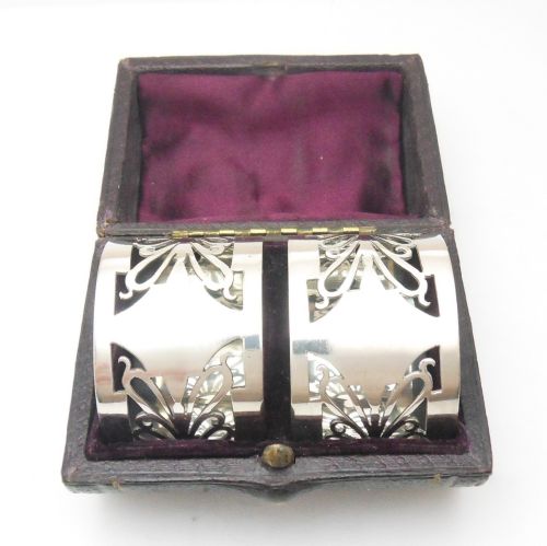 FINE CASED PAIR OF SILVER NAPKIN RINGS SHEFFIELD 1920 - ADDITIONAL PHOTO 1