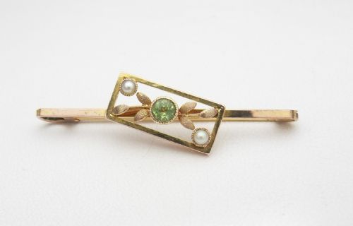 9ct gold peridot seed pearl brooch birmingham 1928 - CATEGORY: ANTIQUE JEWELLERY - DATED 1930