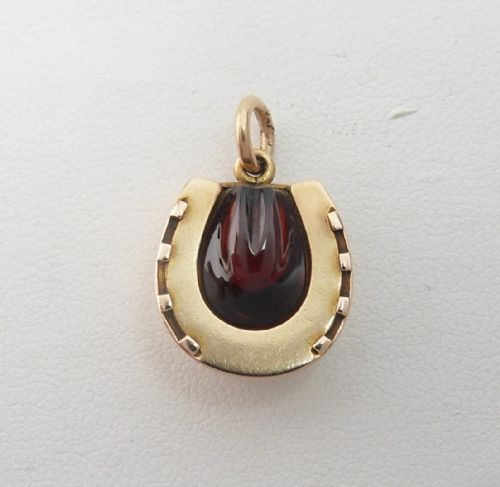 UNUSUAL VICTORIAN 9CT GOLD HORSE SHOE GARNET SET LOCKET - ADDITIONAL PHOTO 1