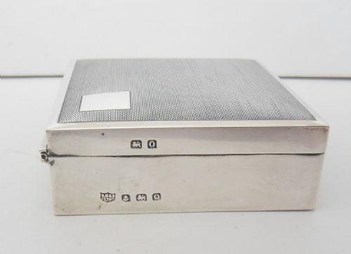 FINE SQUARE SILVER BOX BIRMINGHAM 1938 - ADDITIONAL PHOTO 5