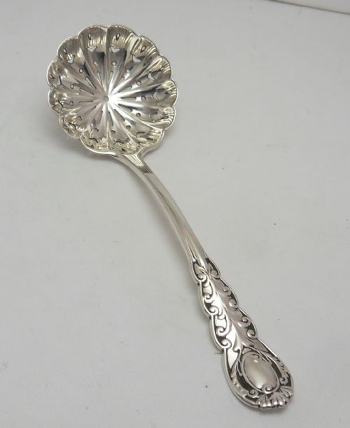 ORNATE SILVER SIFTER SPOON LONDON 1911 - ADDITIONAL PHOTO 1